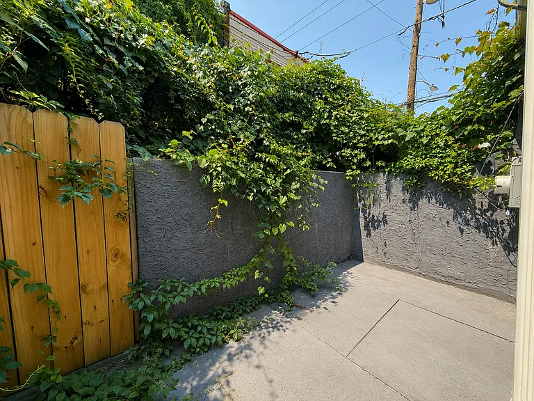 2966 N Ringgold St — Photo 21