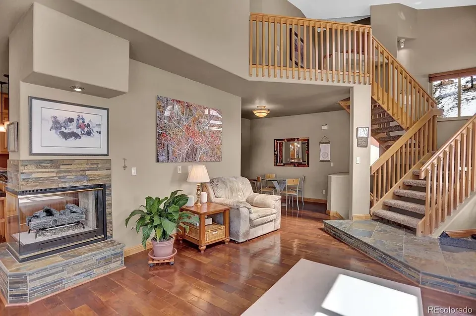 3 bed, 3.5 bath, 2787 sqft, $4,050 — Photo 3