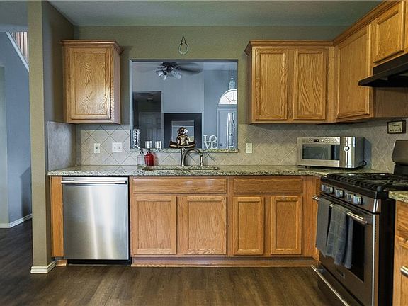 5th image of 613 Fort Thomas Pl