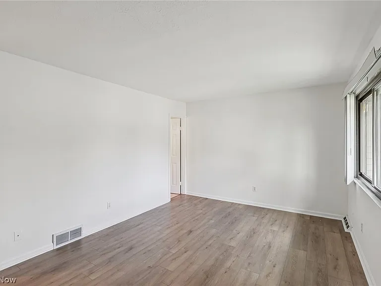 4473 Habersham Ln S — Photo 21