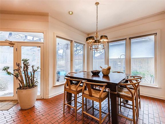 4th image of 2405 River Rock Cir