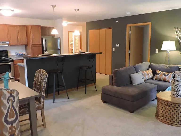 1600Tosa Apartments — Photo 6