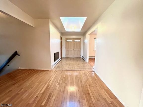 3rd image of 26 Lorraine Dr