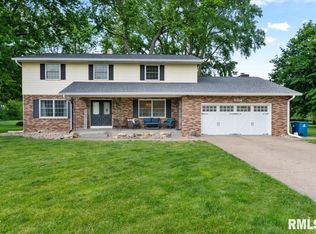 402 Manor Dr, Riverdale, IA 52722