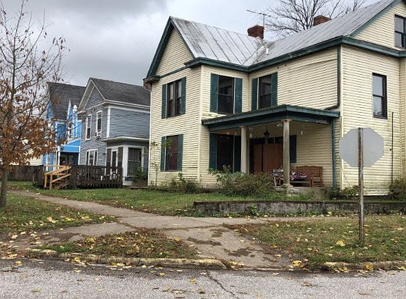 2nd image of 219 Market St