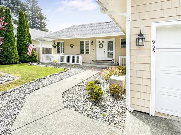 955 Hassett St, Brookings, OR 97415