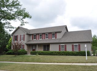 958 Stonehaven Dr, Elgin, IL 60124