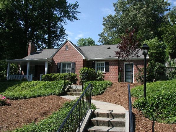 2701 Van Dyke Ave