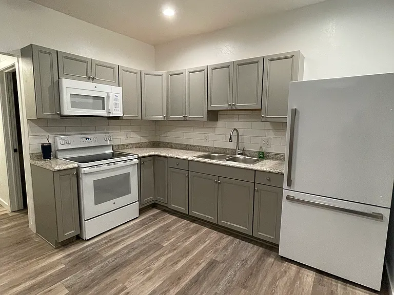 40 Park St #2 — Photo 1