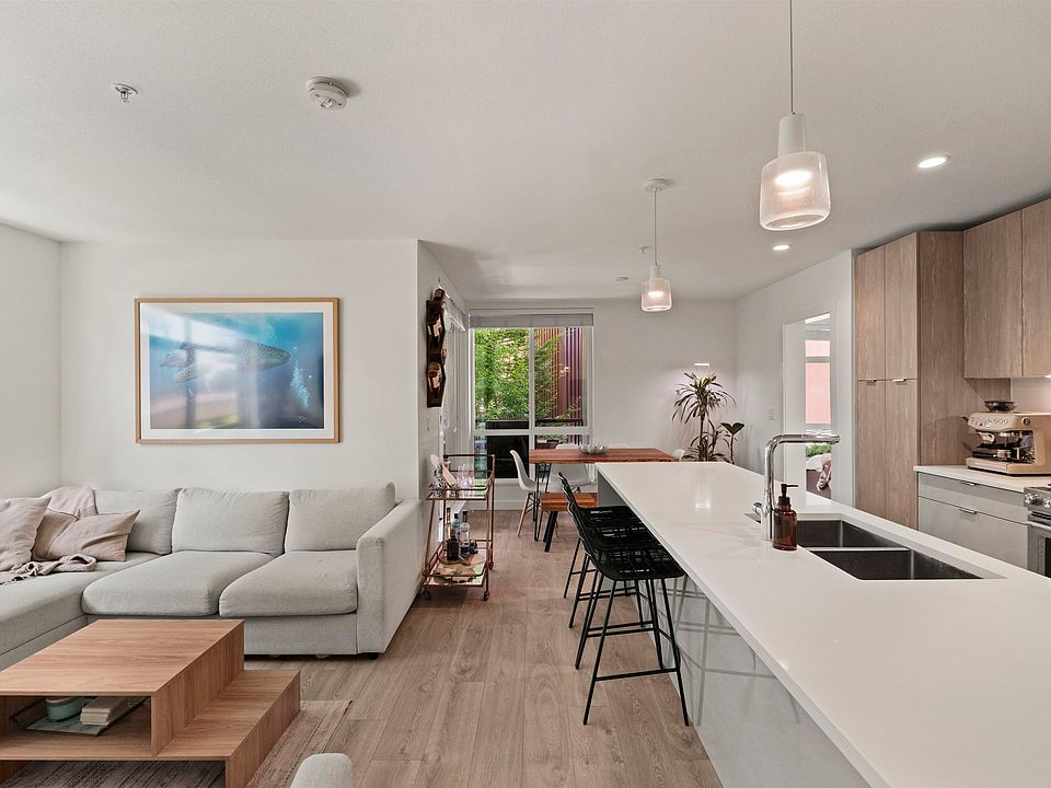 1st image of 128 E 8th St #209