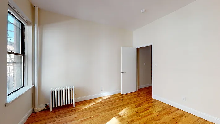 Rented by Bond New York | media 8