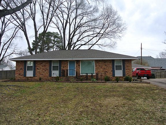 2nd image of 426 Cardinal Dr