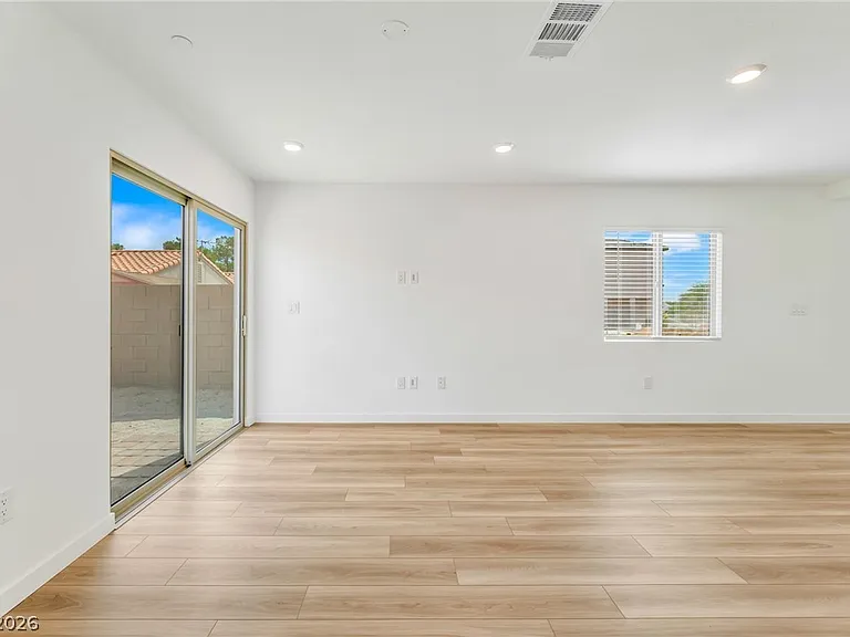 2204 Abraham Ave — Photo 9