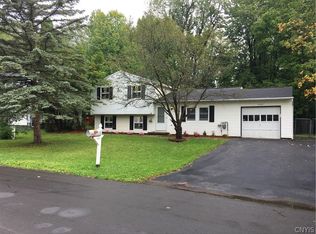 5422 S Fortuna Pkwy N, Clay, NY 13041