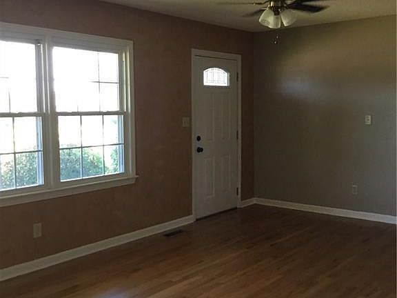 3rd image of 228 28th Ave E