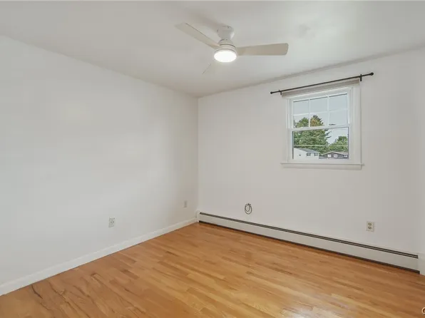 203 Riverdale Rd, Liverpool, NY 13090