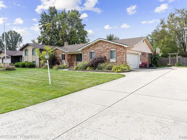 37221 Almont Dr E, Sterling Heights, MI 48310