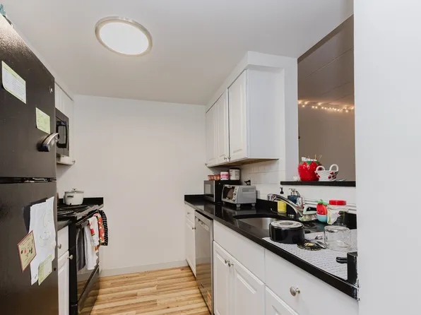 1933 Commonwealth Ave APT 410, Brighton, MA 02135