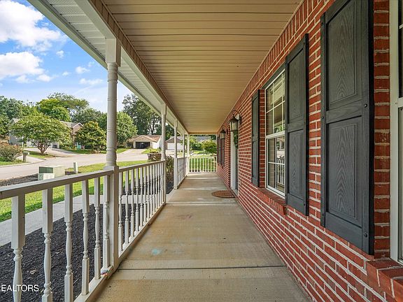 5th image of 10712 Olive Grove Ln