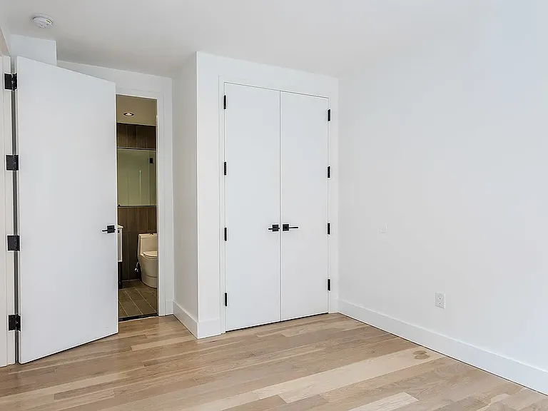 16 N Henry St #3B — Photo 17