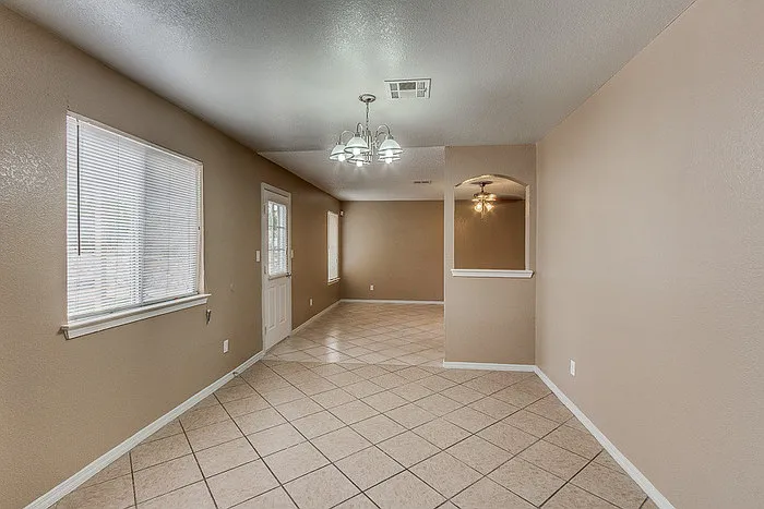 12233 Iverson Ct — Photo 5