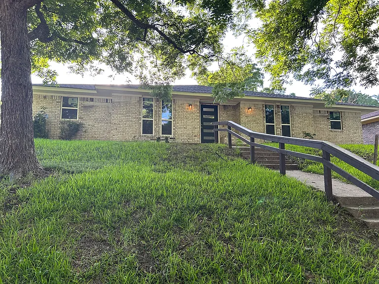 6917 Allview Ln — Photo 2