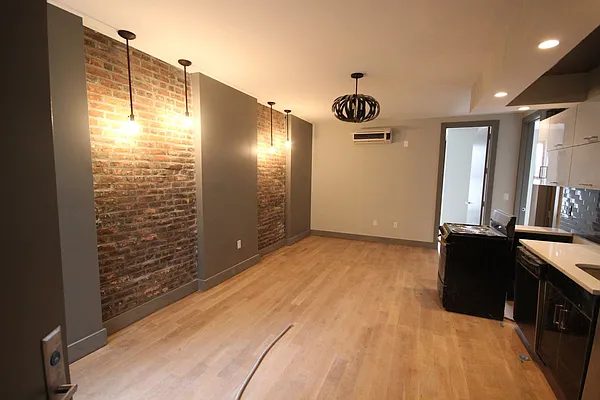 Rented by Nooklyn NYC LLC | media 17