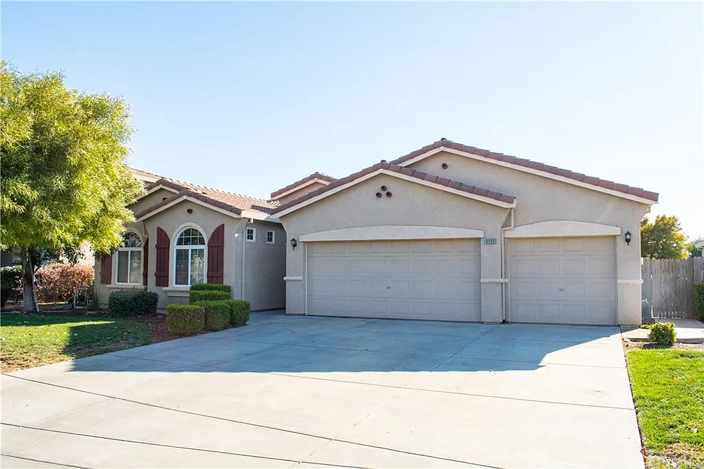 9490 Hillsborough Way photo 1
