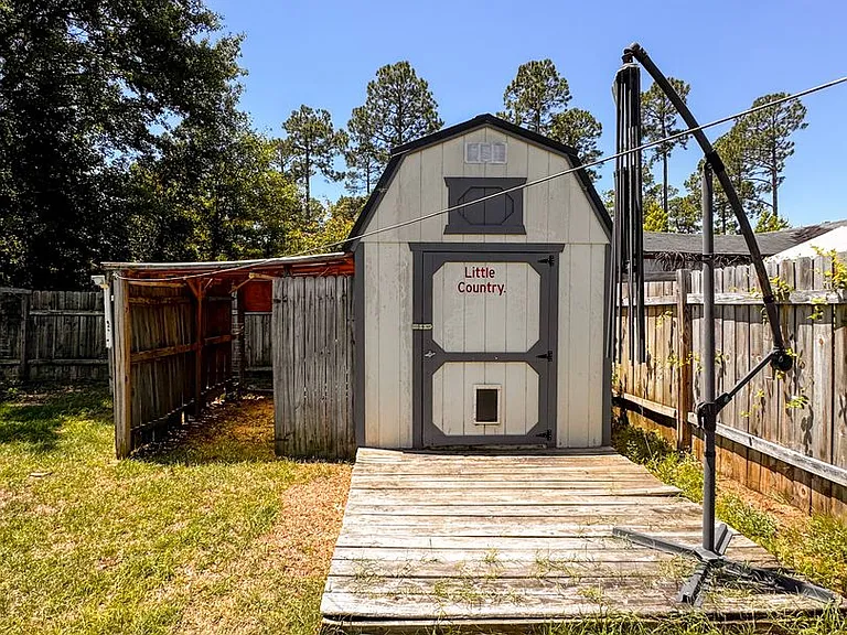 197 Brandywood Ct — Photo 17