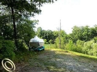 3505 Oak Knoll Dr, Brighton, MI