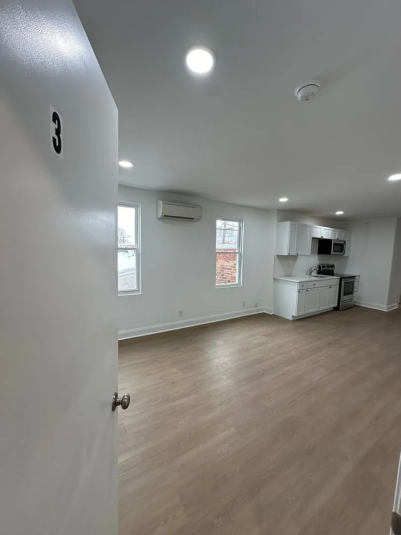 1209 North Franklin Street — Photo 3