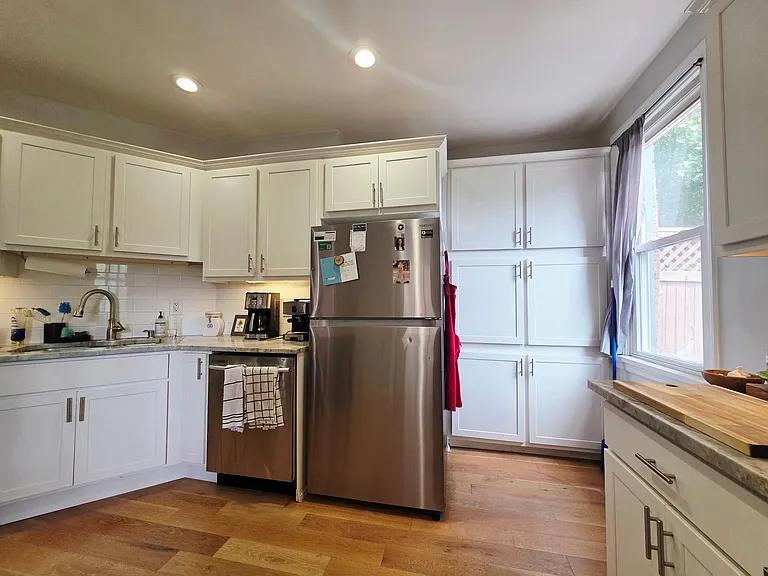 1409 Sheffield St — Photo 10