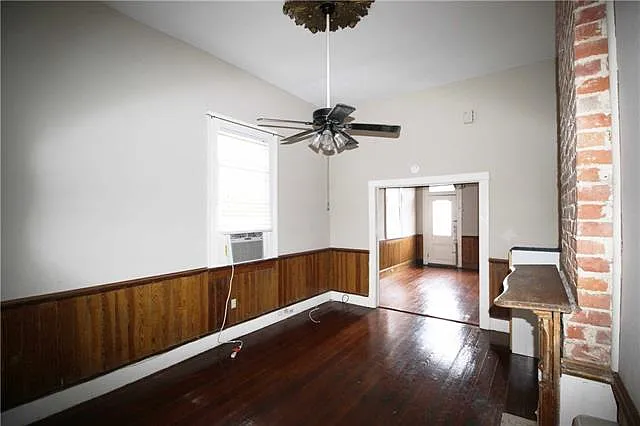4115 Burgundy St — Photo 5