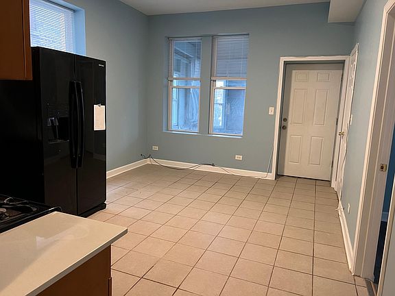 4th image of 2848 S Millard Ave #1