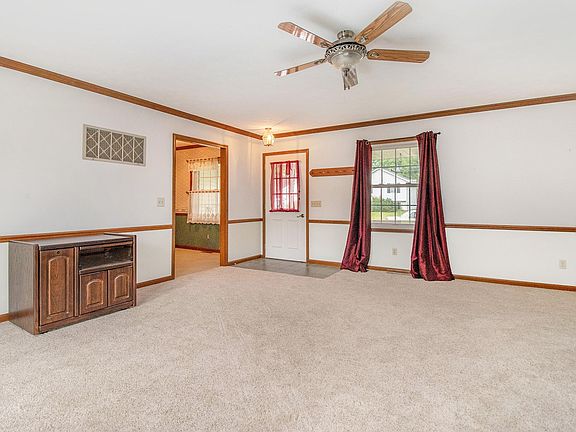 5th image of 708 Downey Ave