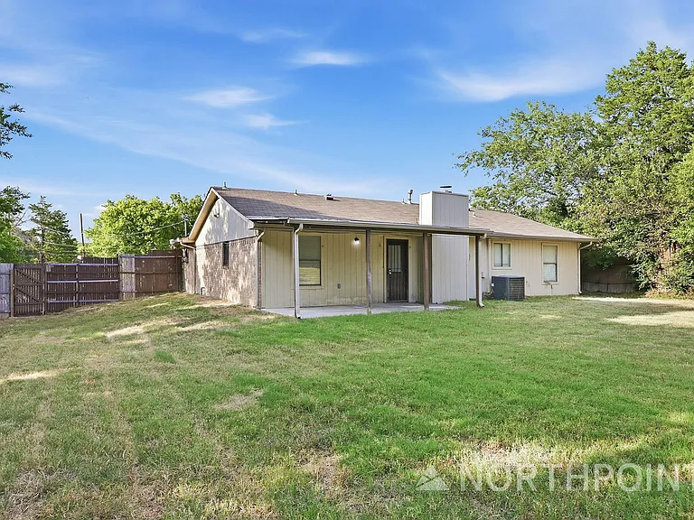 2616 Alamain Dr — Photo 15