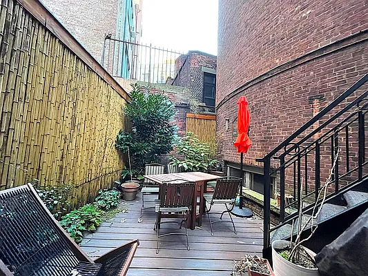 Rented by Compass | media 12