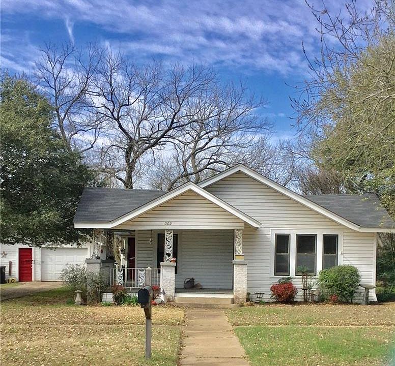 1st image of 302 Bellevue Dr
