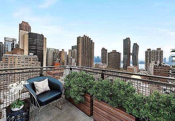 3rd image of 225 E 34th St APT 20B