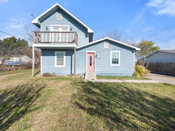 207 W 10th St, Ferris, TX 75125