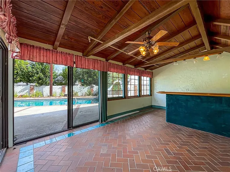 2612 Mayflower Ave — Photo 16