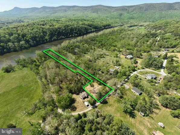 702 Richview Rd, Rileyville, VA 22650