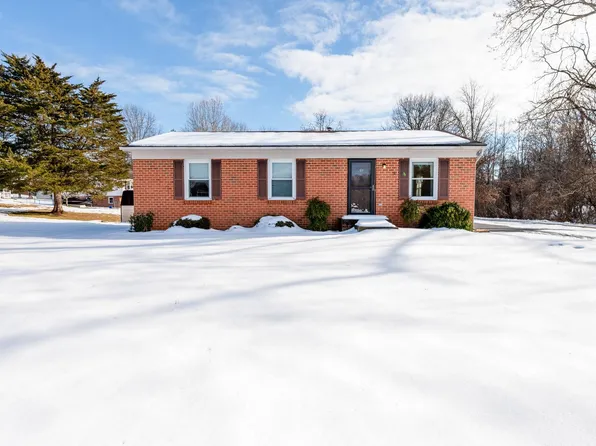 613 Ritchie Blvd, Staunton, VA 24401