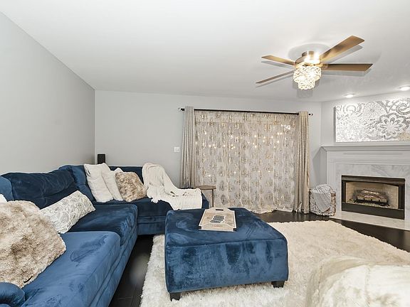 3rd image of 15965 Blackwater Ct
