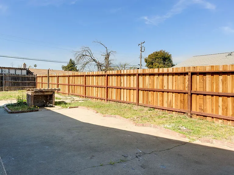 7726 Laurie Way — Photo 21