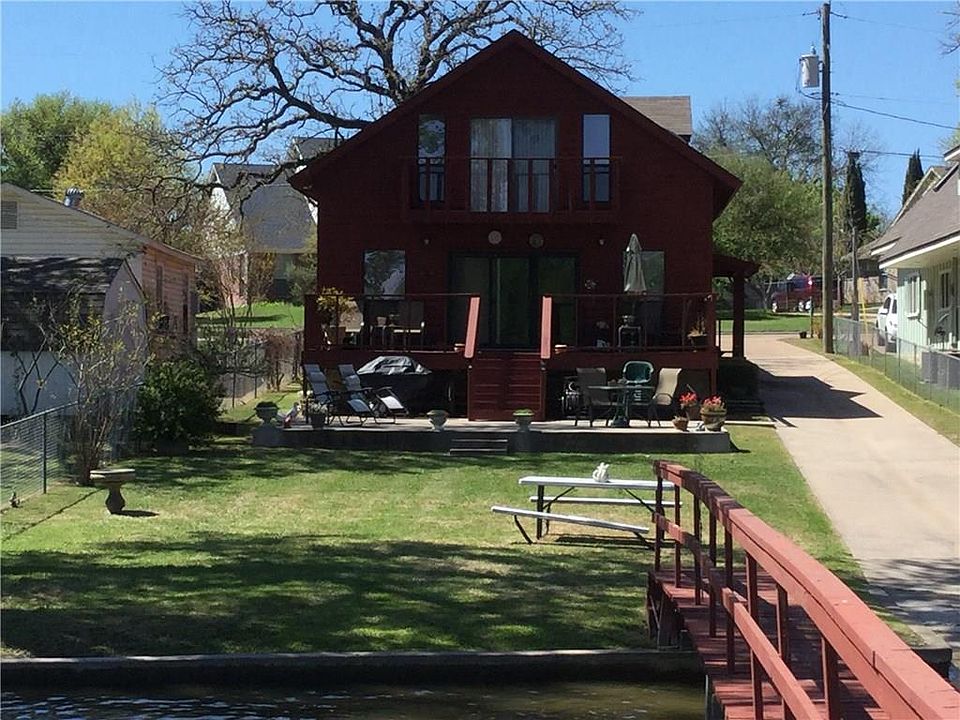 1st image of 1719 E Lake Dr