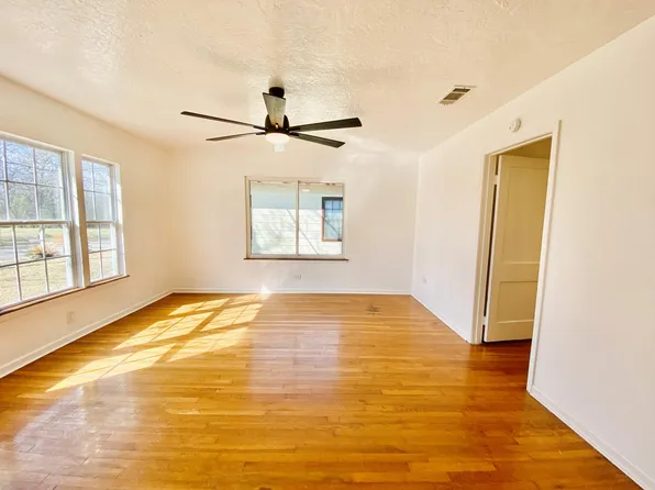 206 Sherwood St, San Marcos, TX 78666