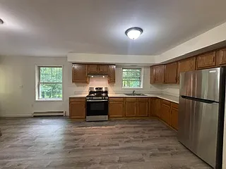 86 Maple St — Photo 4