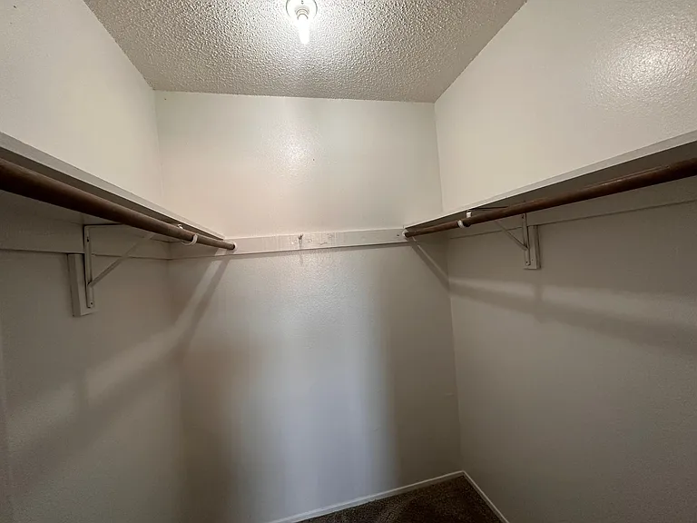 1244 Royal Crest Dr — Photo 14