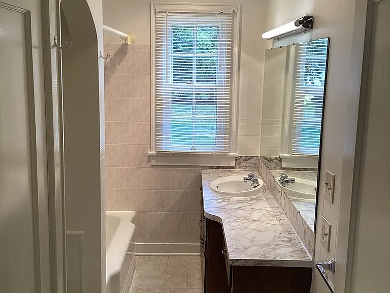 225 N Grant St — Photo 33